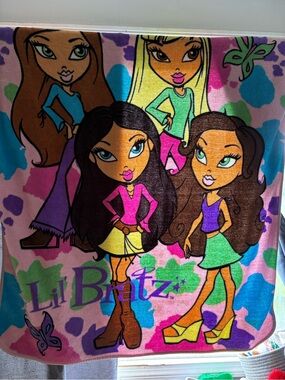 Lil bratz throw blanket